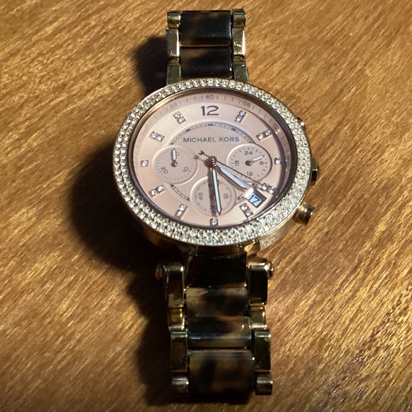 Michael Kors Rose Gold-tone/Tortoise Women’s Watch MK-5538 - Picture 9 of 16